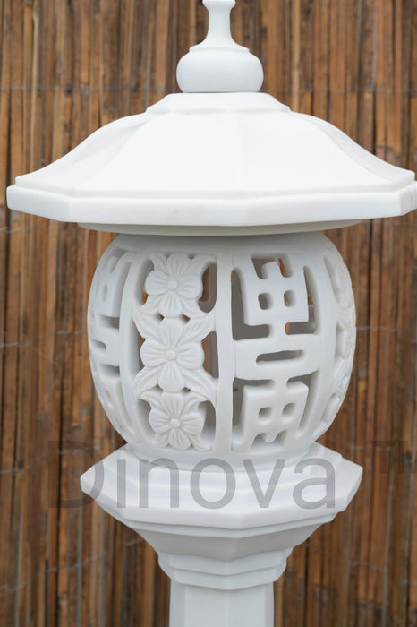 Dinova Pagoda Lantern